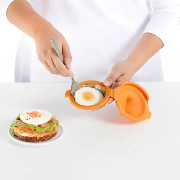 strumento per uova in camicia in acciaio e silicone Lekuè